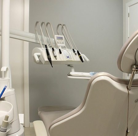 Impianti dentali, cosa sono e come funzionano