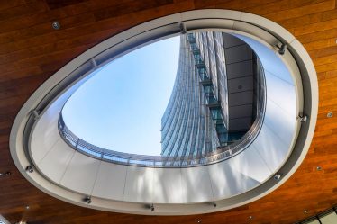 Milano insolita case a igloo e un edificio replicante