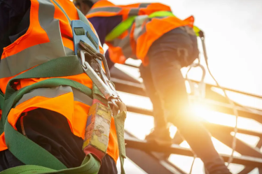 Lavori in quota cosa sono, rischi, sfide e formazione